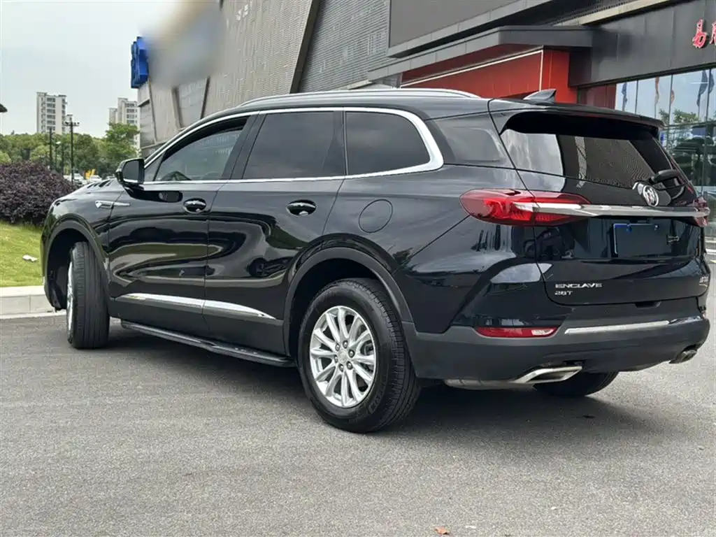 Buick Enclave — фото 23