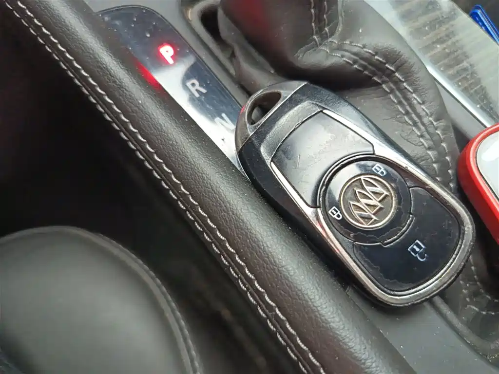 Buick Envision Plus — фото 17