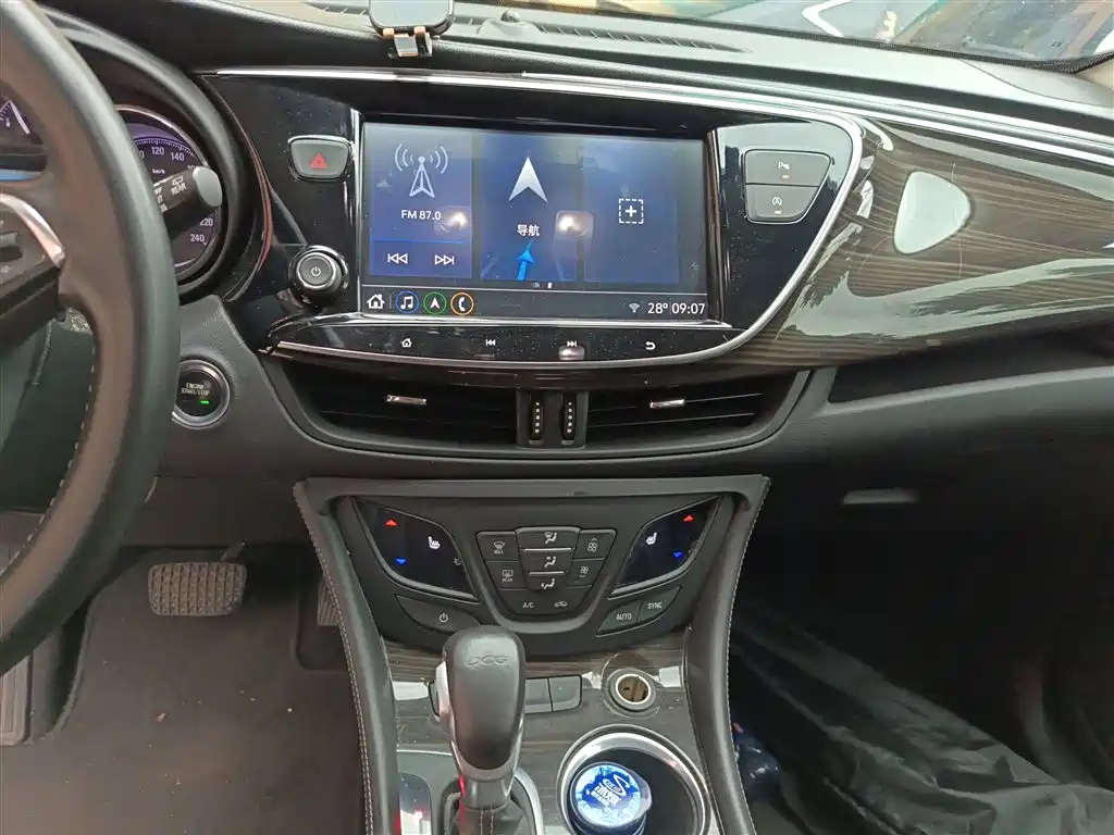 Buick Envision Plus — фото 9