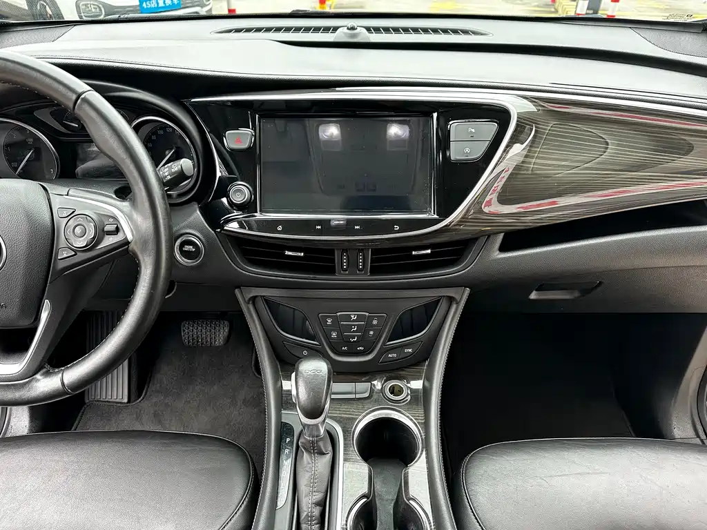 Buick Envision Plus — фото 15