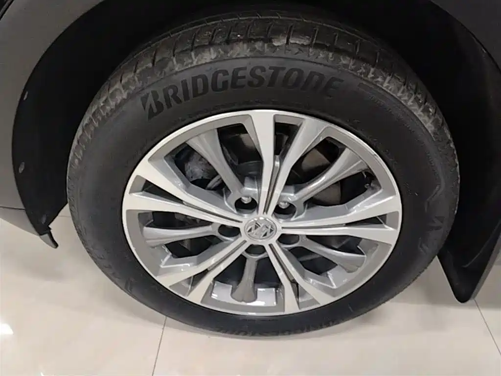Buick Envision Plus — фото 23