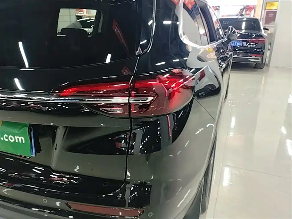 Buick Envision Plus — фото 8