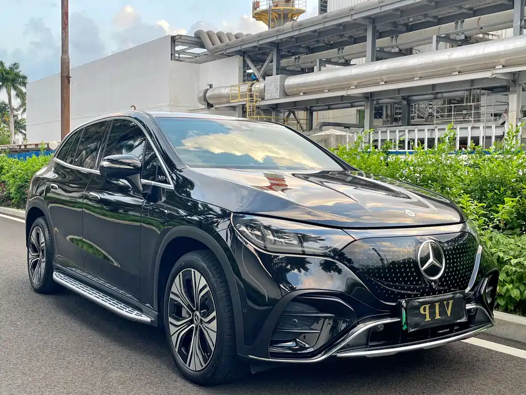 Mercedes-Benz EQE SUV — фото 3