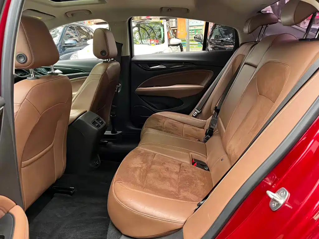 Buick Regal — фото 10
