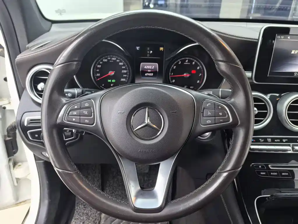 Mercedes-Benz GLC — фото 11