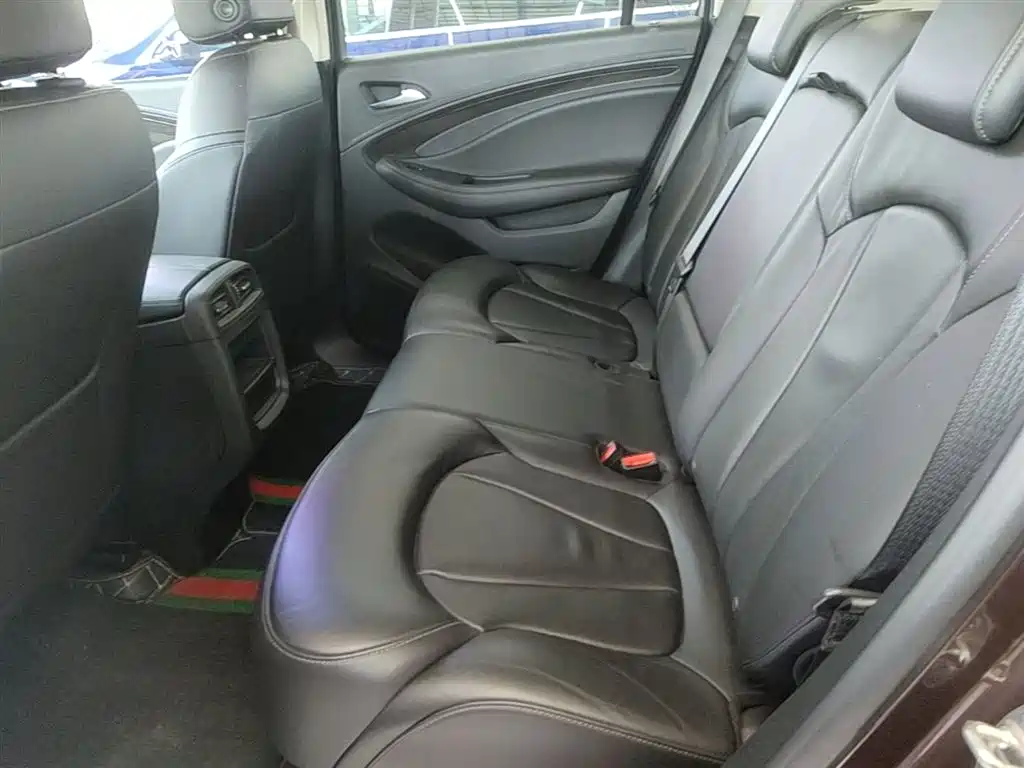 Buick Envision Plus — фото 17