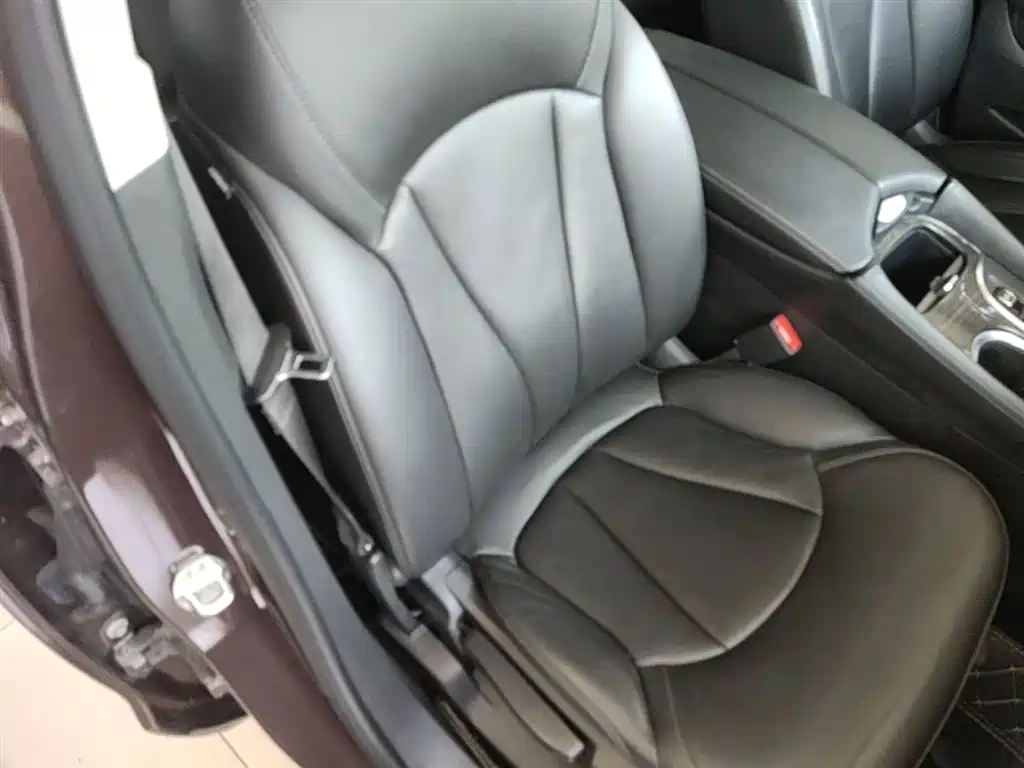 Buick Envision Plus — фото 25