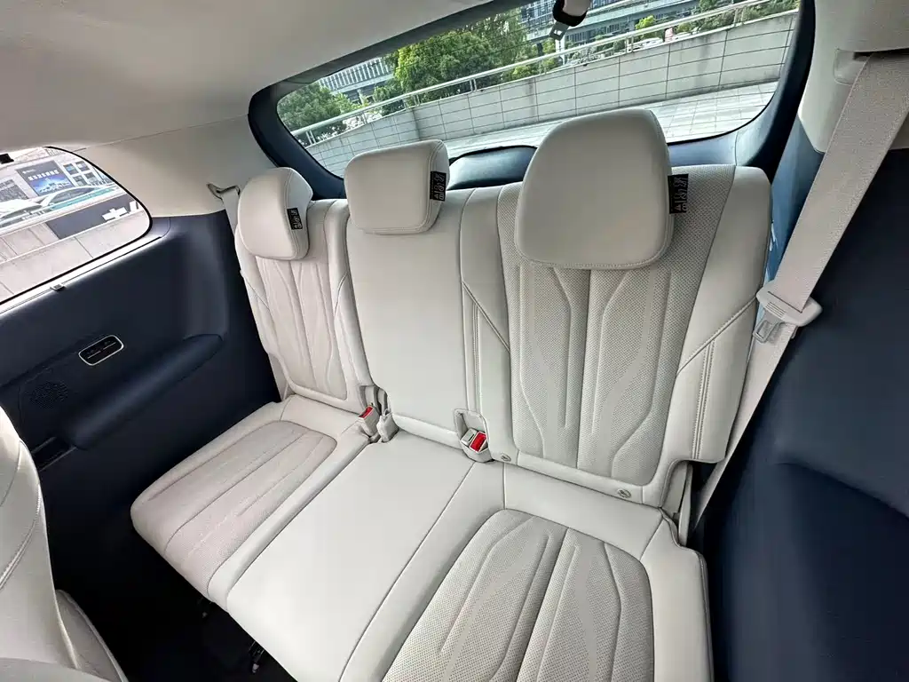 Buick GL8 Hybrid — фото 9