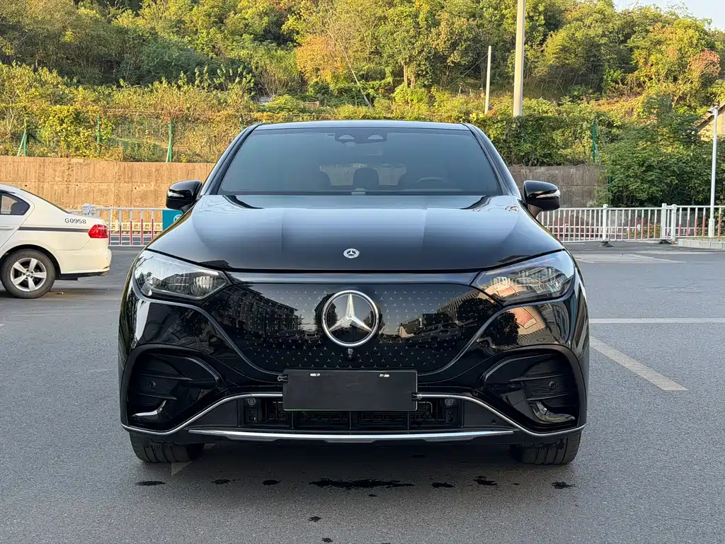 Mercedes-Benz EQE SUV — фото 2