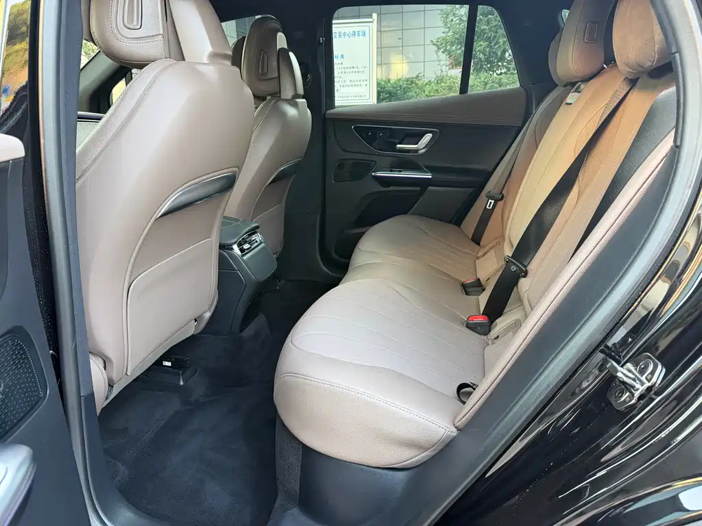 Mercedes-Benz EQE SUV — фото 10