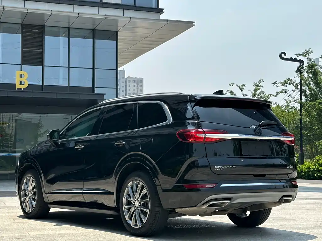 Buick Enclave — фото 29