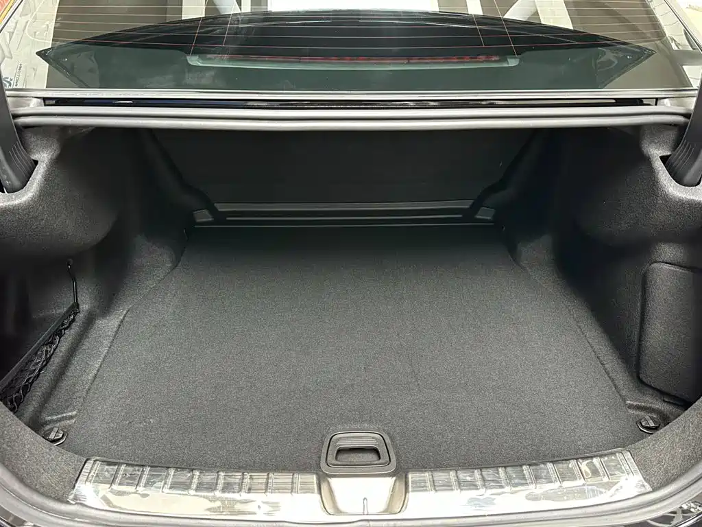 Mercedes-Benz E-Class — фото 8
