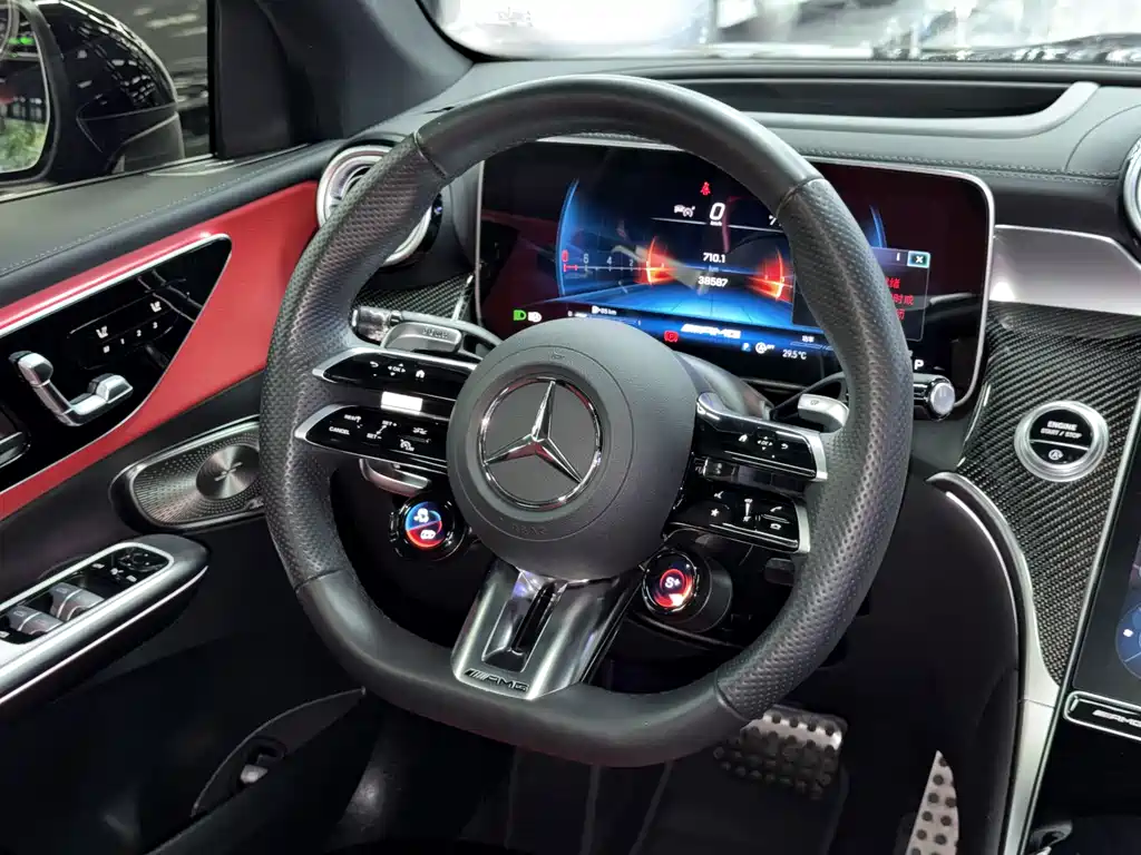Mercedes-Benz GLC AMG — фото 13
