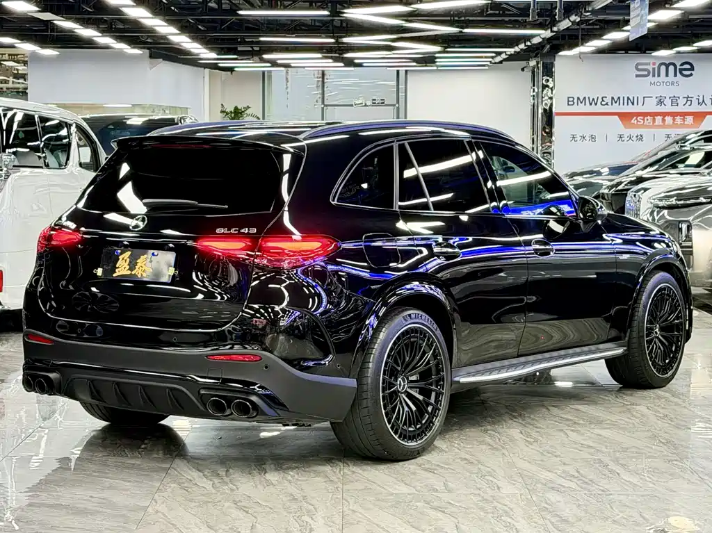 Mercedes-Benz GLC AMG — фото 7