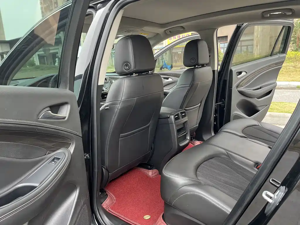Buick Envision Plus — фото 7