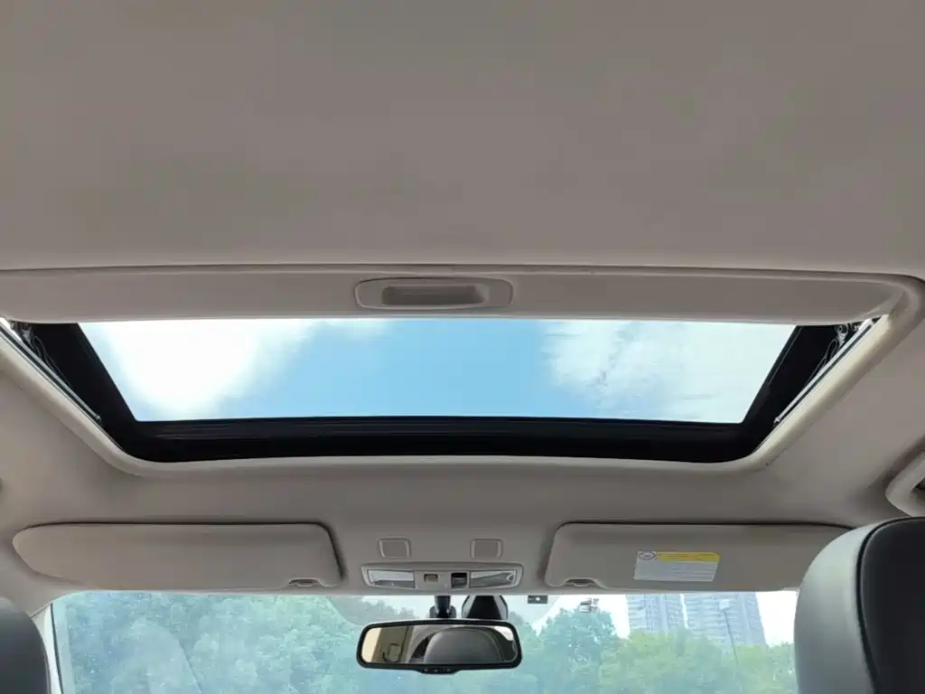 Mitsubishi Outlander — фото 17