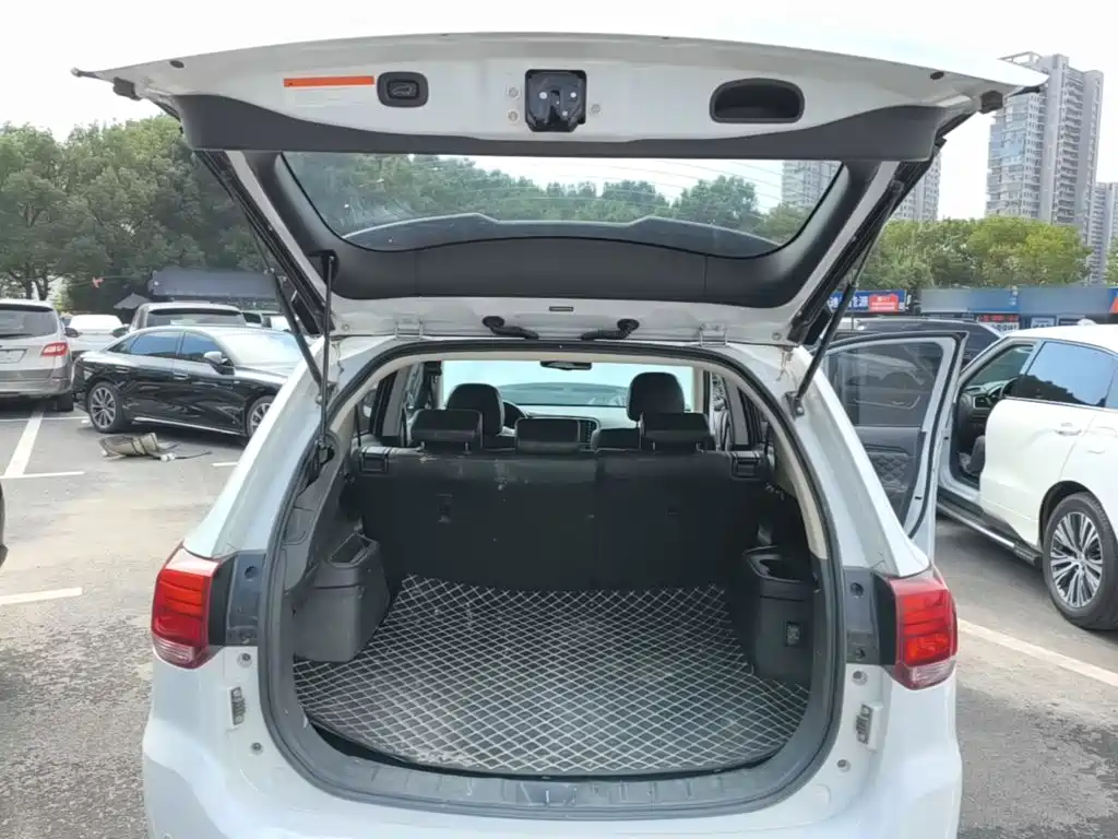 Mitsubishi Outlander — фото 18