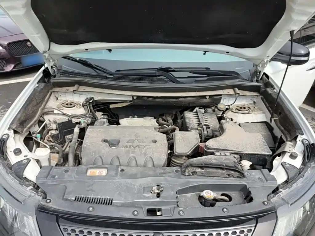Mitsubishi Outlander — фото 19