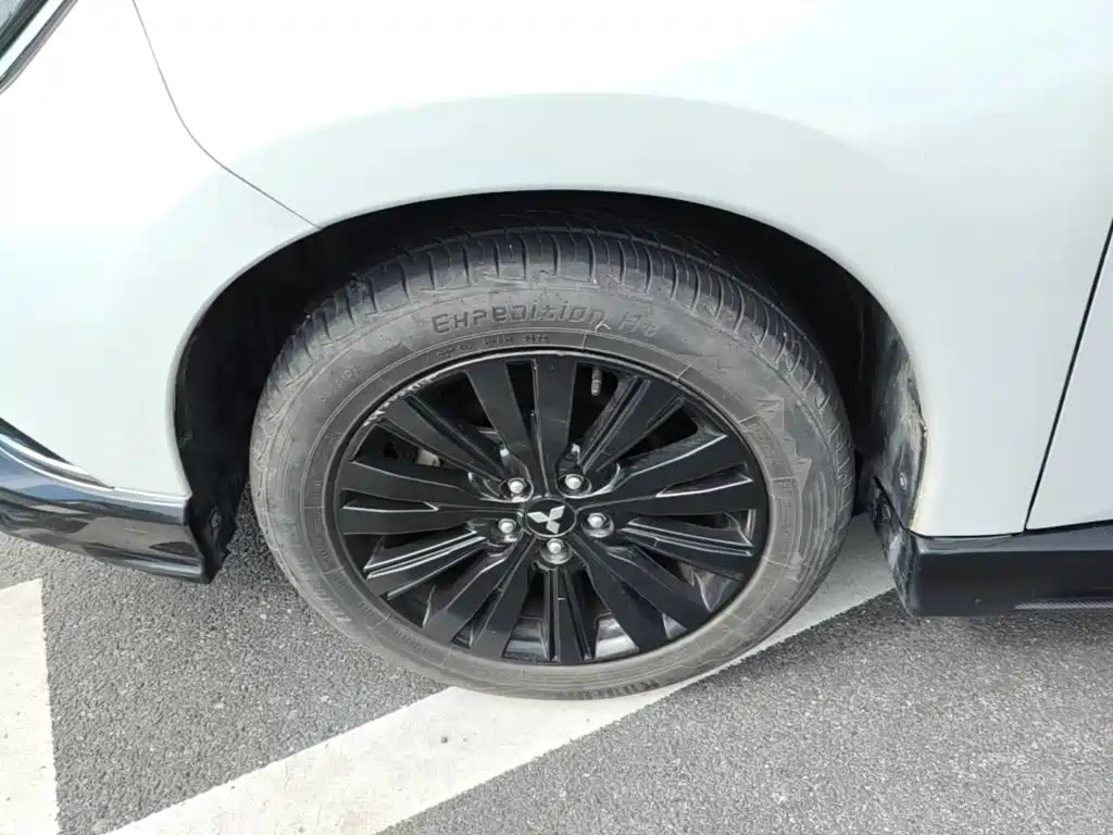 Mitsubishi Outlander — фото 22