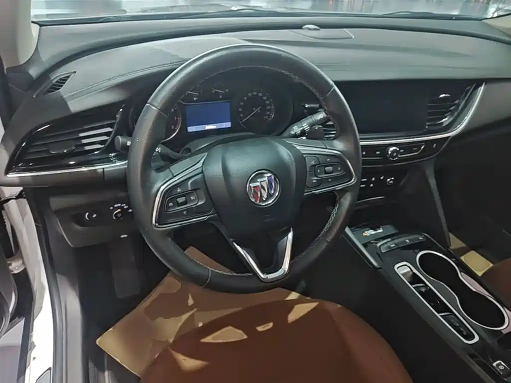 Buick Regal — фото 10