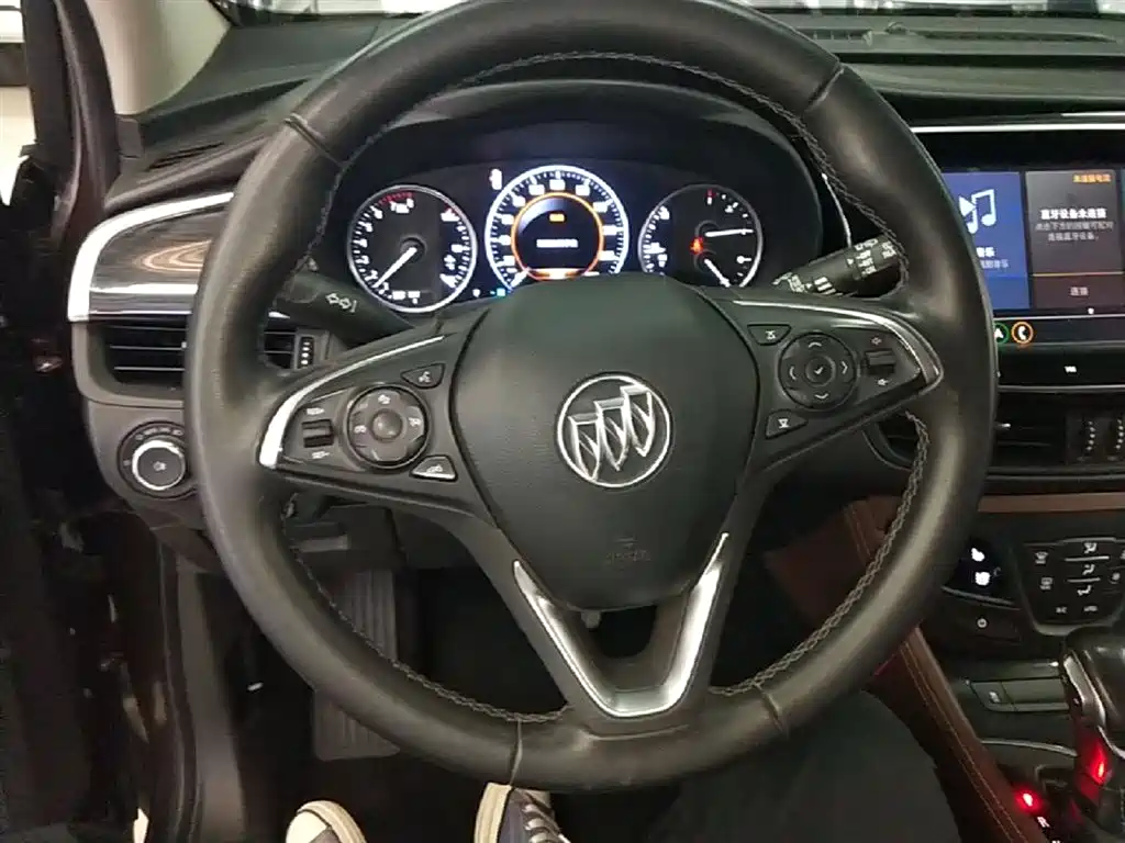 Buick Envision Plus — фото 11