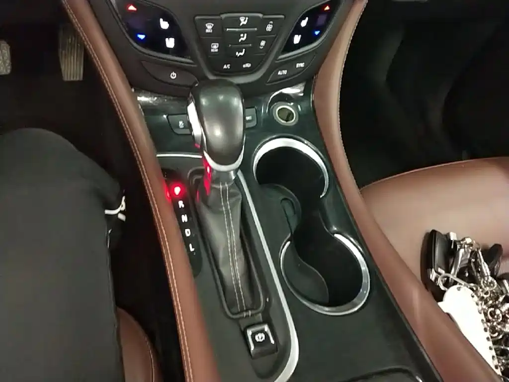 Buick Envision Plus — фото 14