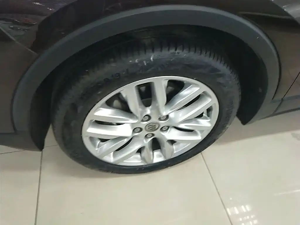 Buick Envision Plus — фото 23