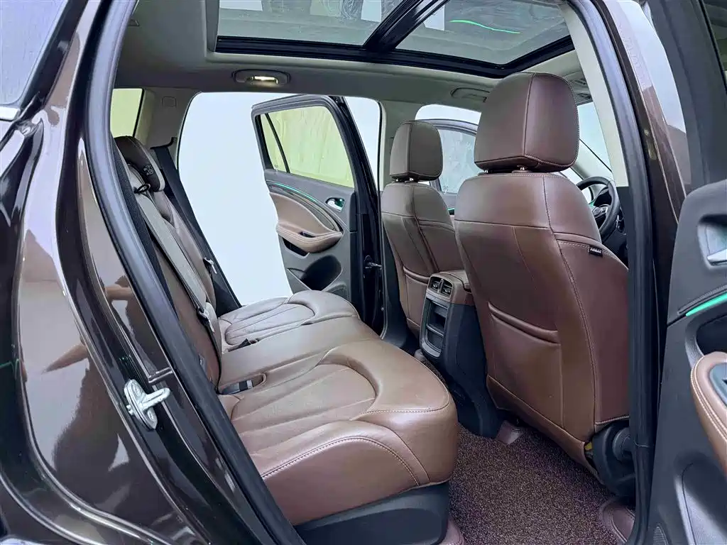 Buick Envision Plus — фото 11