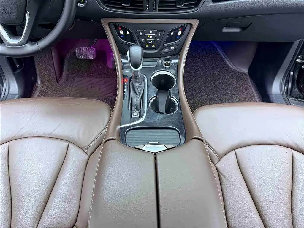 Buick Envision Plus — фото 14