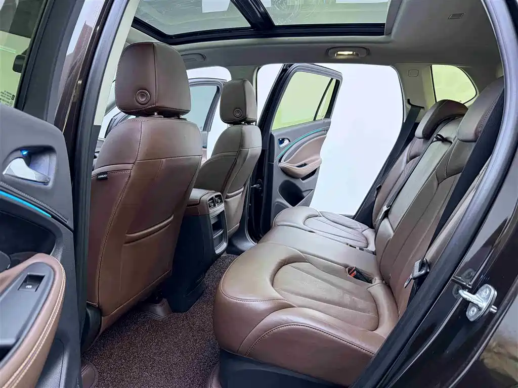 Buick Envision Plus — фото 9