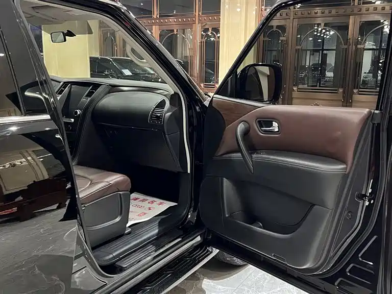 Nissan Patrol — фото 19