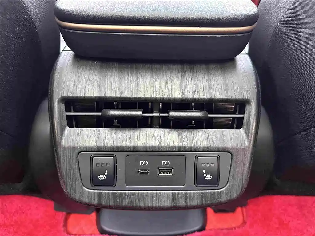 Nissan Ariya — фото 18