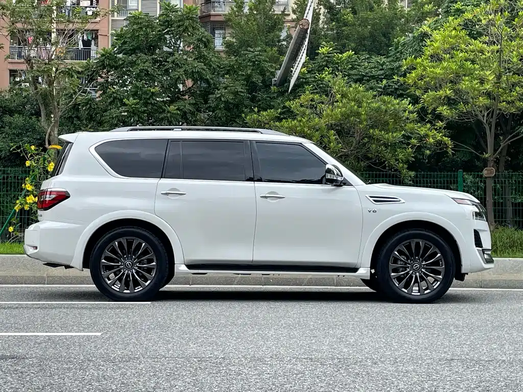 Nissan Patrol — фото 4