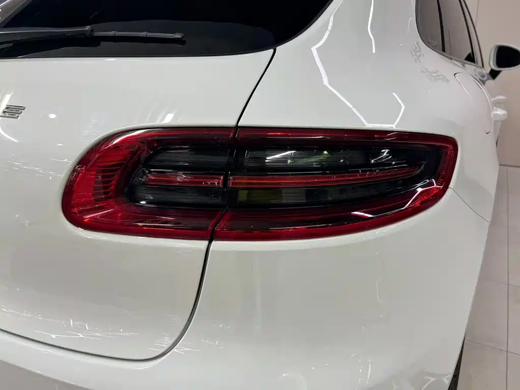 Porsche Macan — фото 14