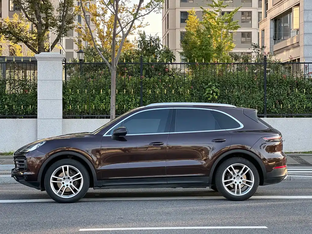 Porsche Cayenne — фото 4