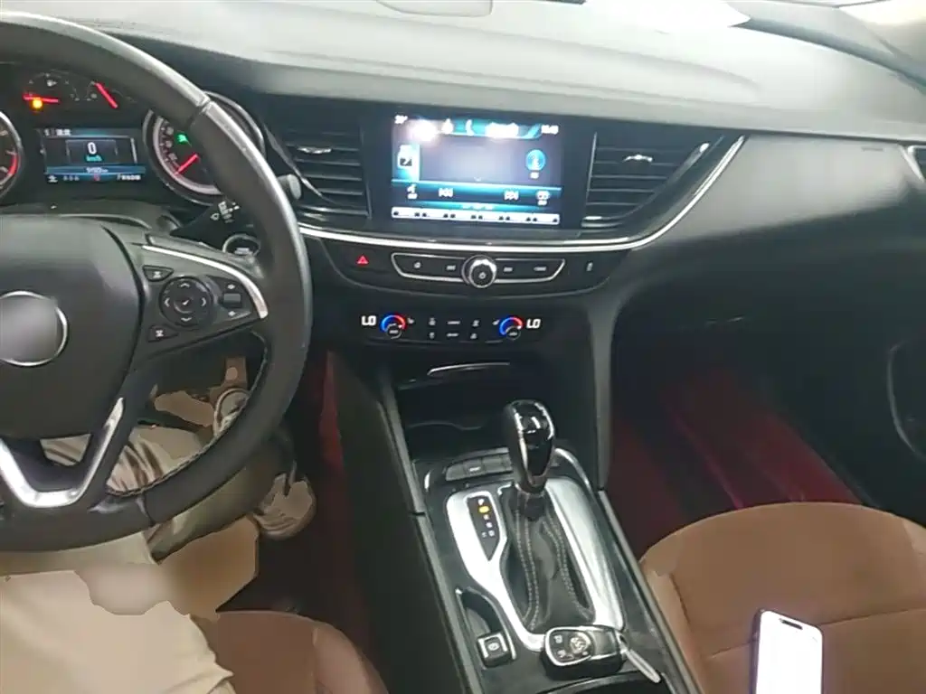 Buick Regal — фото 10