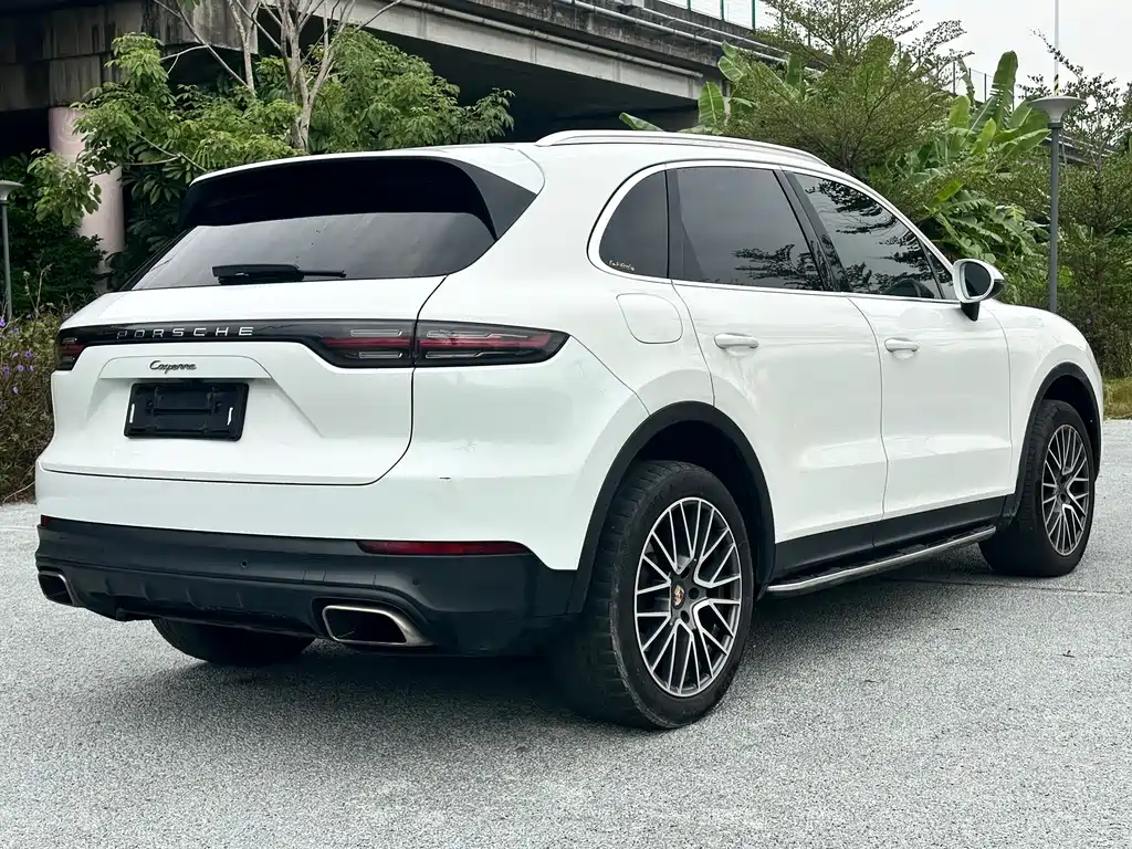 Porsche Cayenne — фото 4