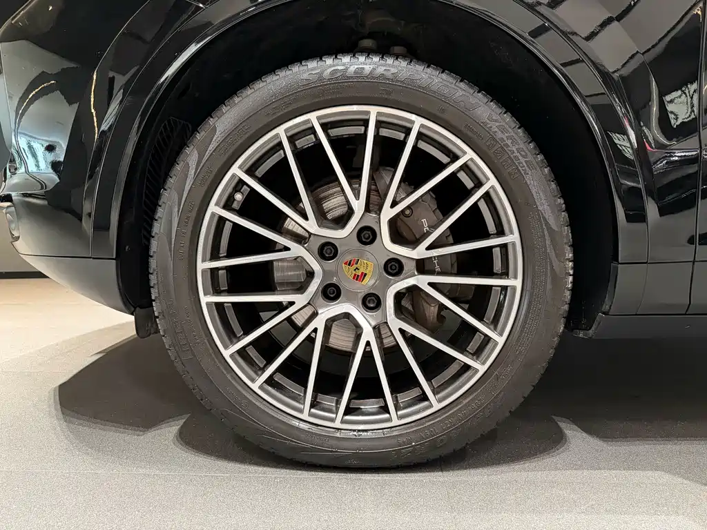 Porsche Cayenne — фото 6