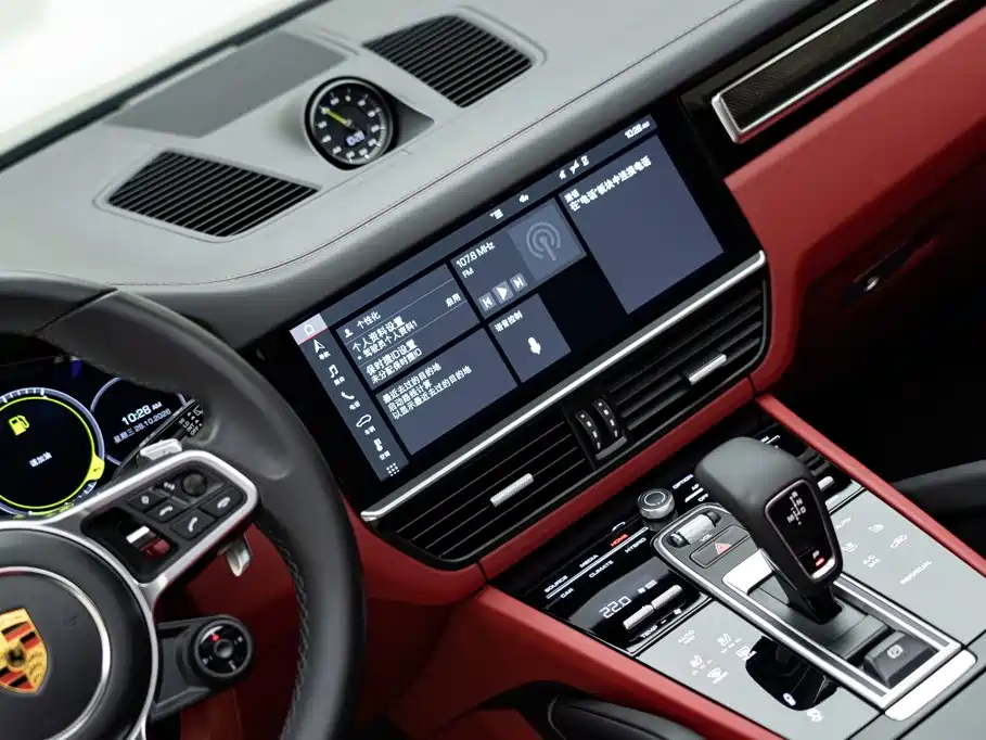 Porsche Cayenne Hybrid — фото 15