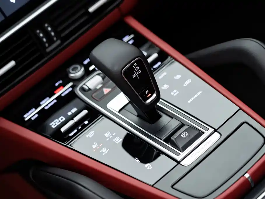 Porsche Cayenne Hybrid — фото 16
