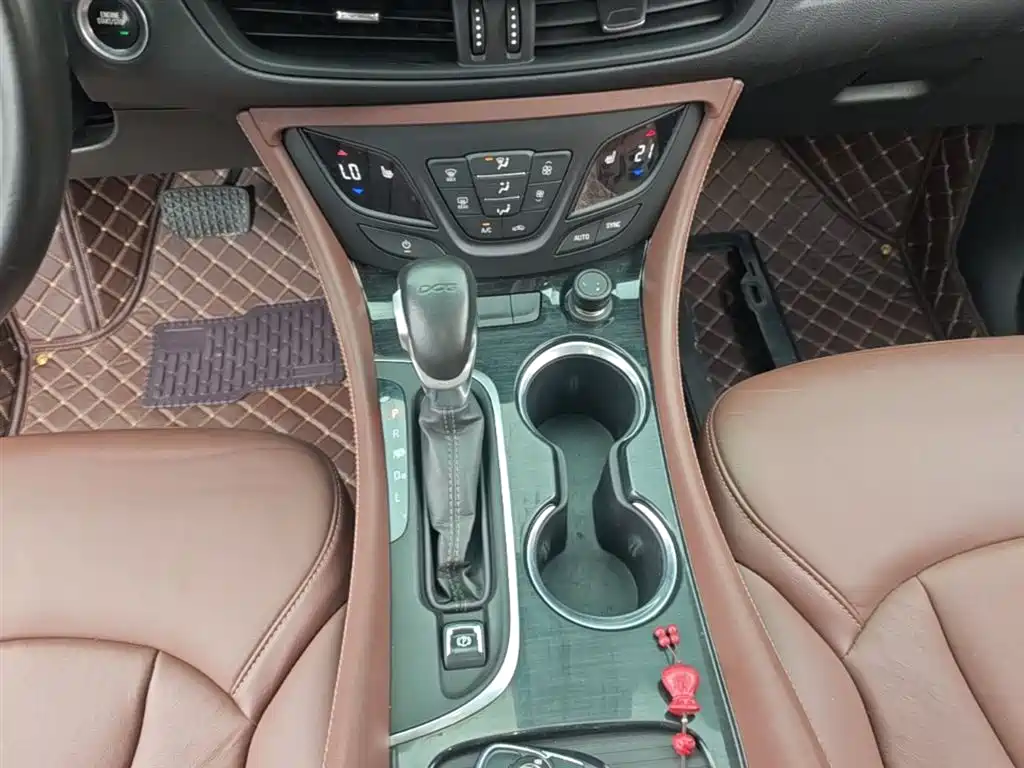 Buick Envision Plus — фото 14