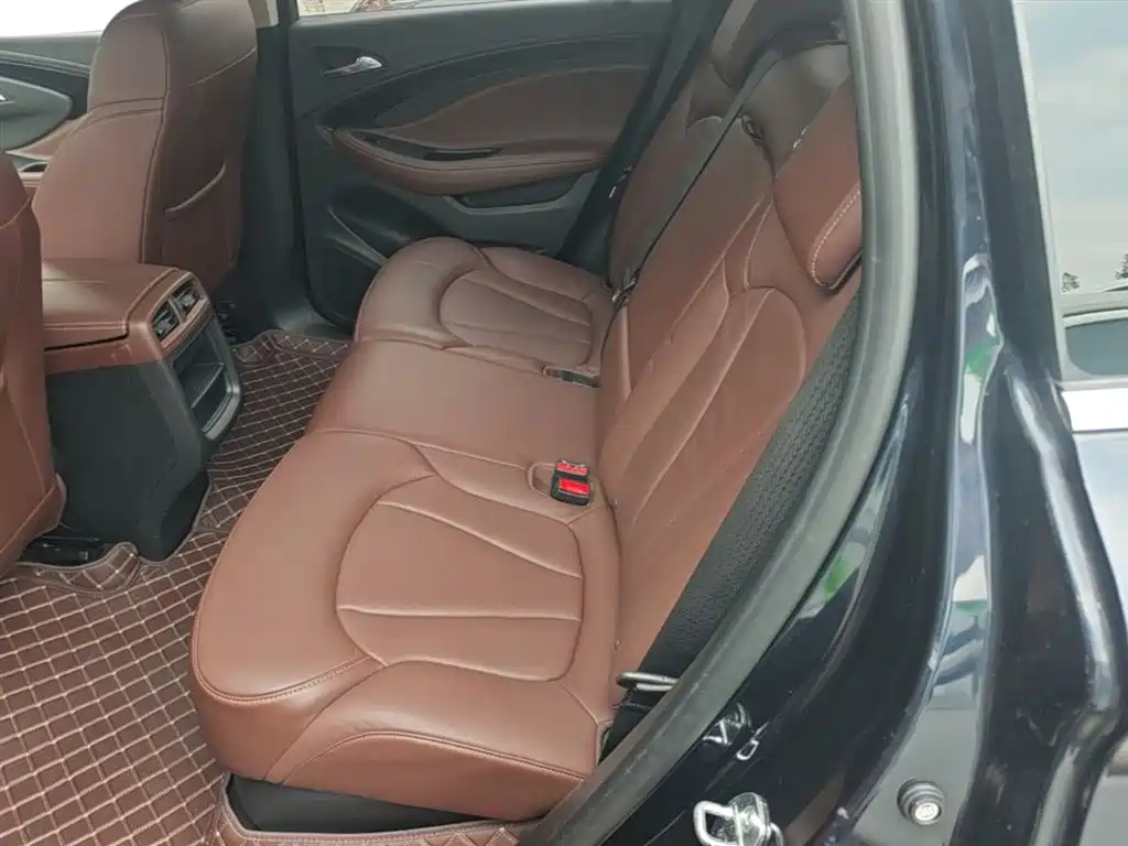 Buick Envision Plus — фото 17