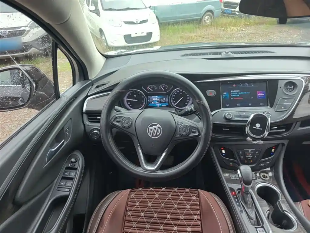 Buick Envision Plus — фото 11