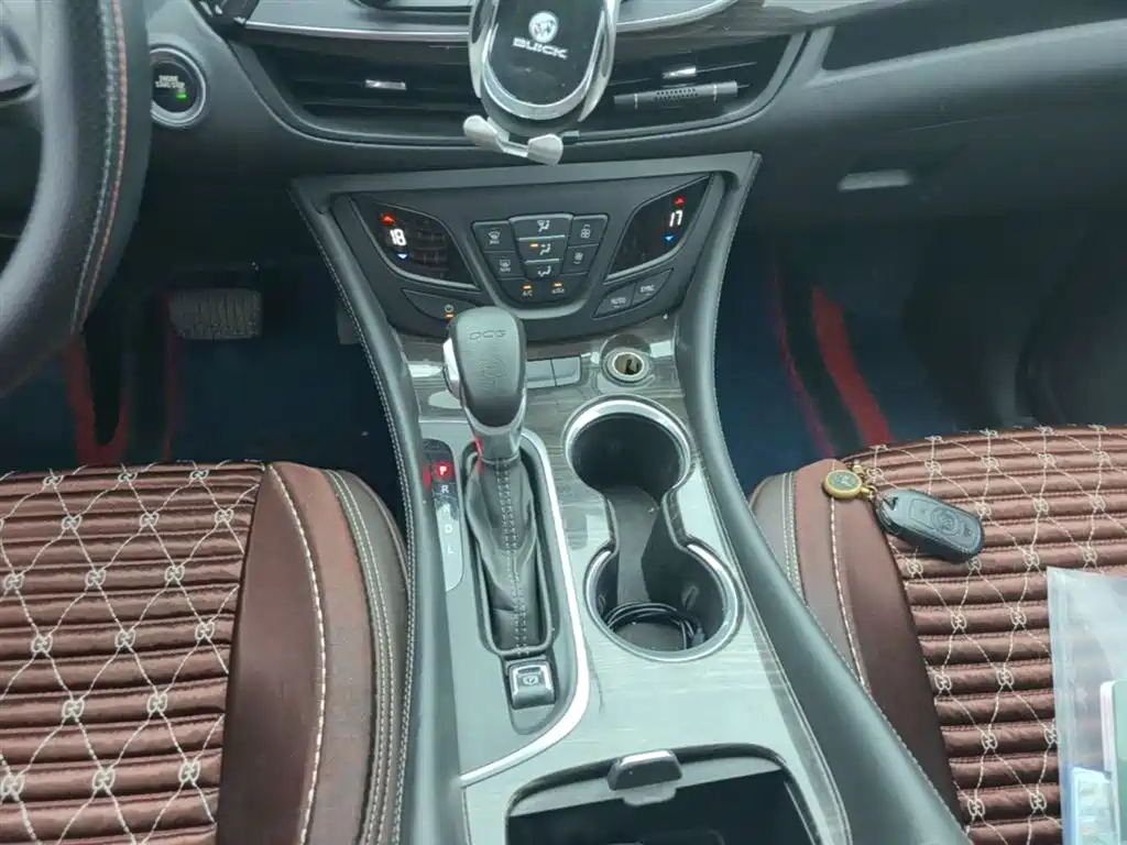 Buick Envision Plus — фото 14