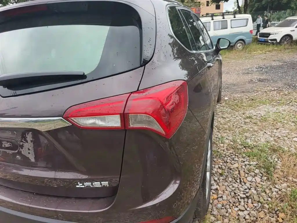 Buick Envision Plus — фото 8