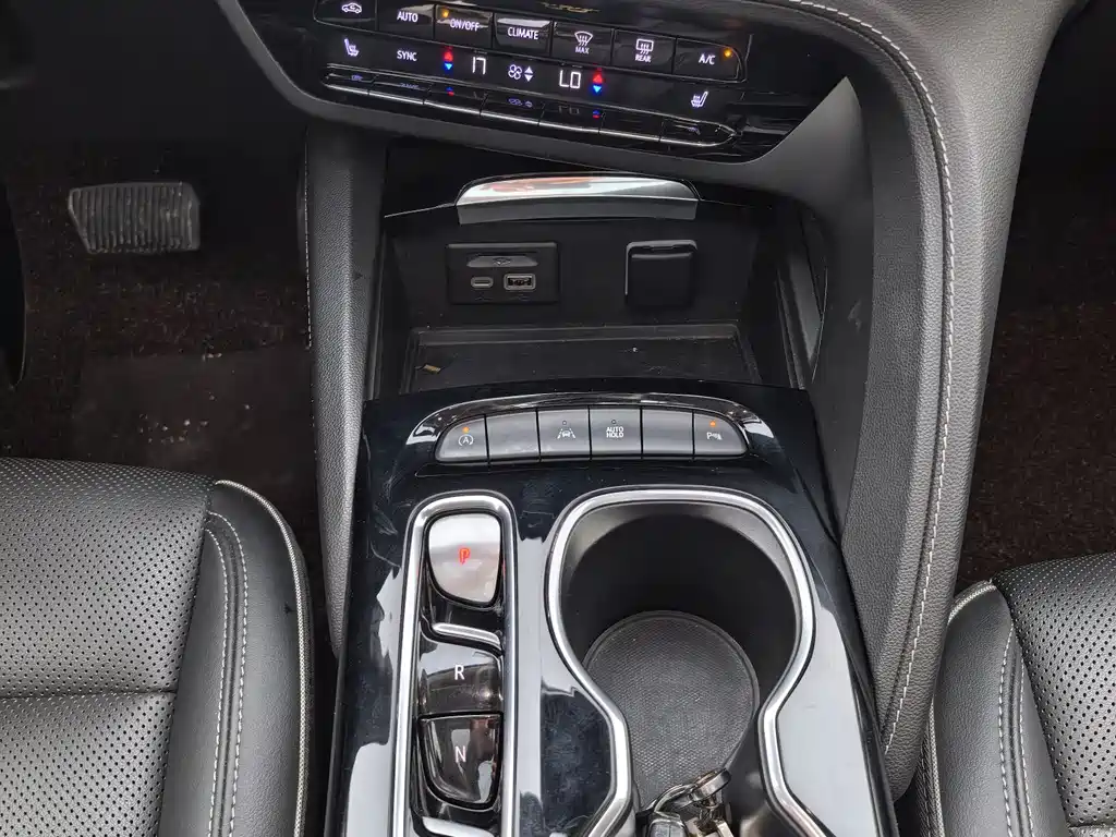 Buick Envision Plus — фото 15