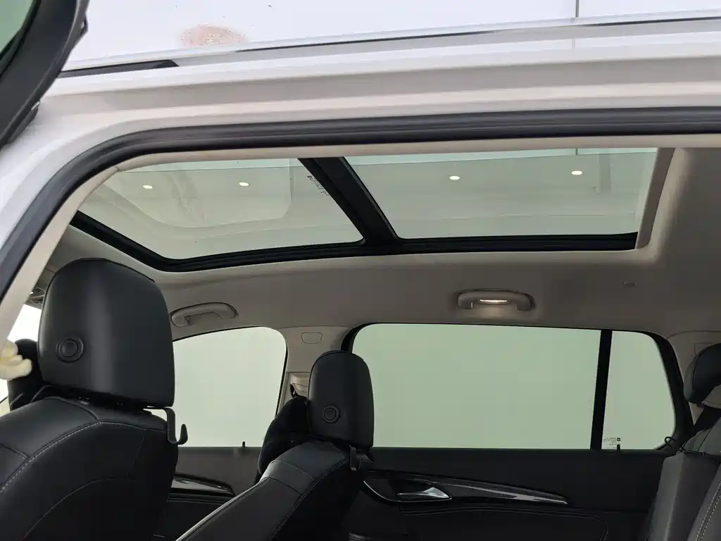 Buick Envision Plus — фото 9