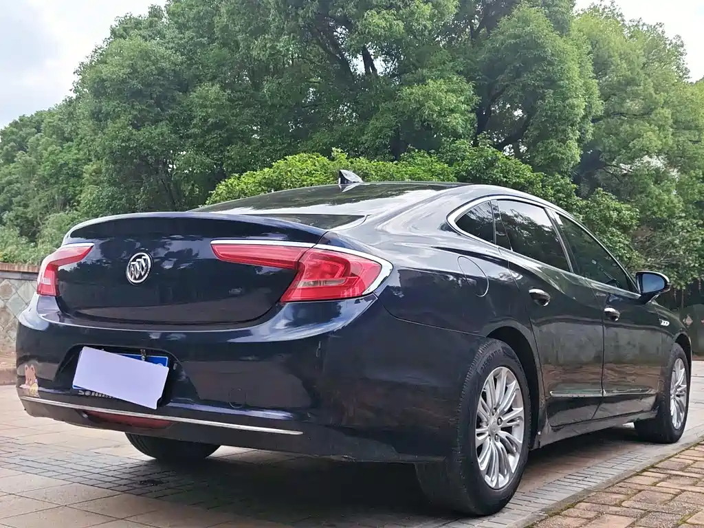 Buick LaCrosse — фото 10
