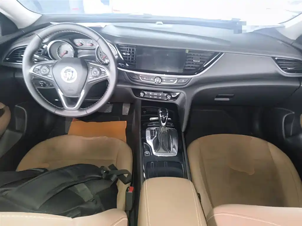 Buick Regal — фото 10