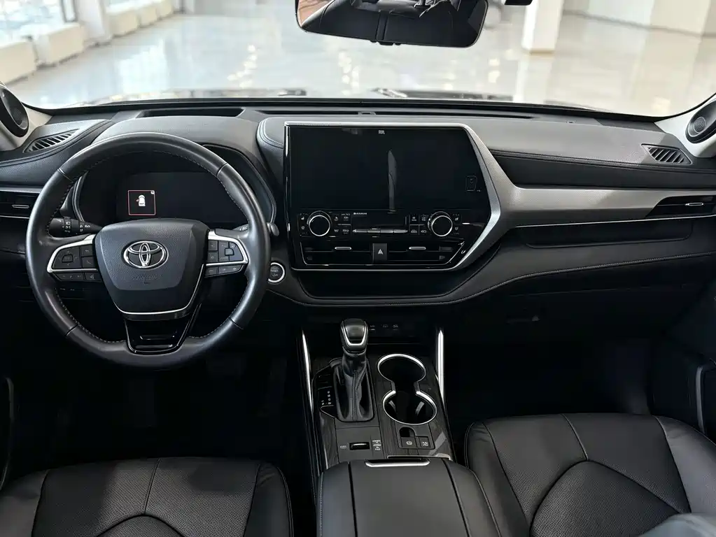Toyota Highlander — фото 5
